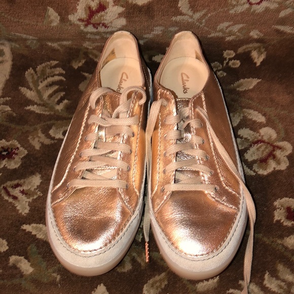 clarks sneakers gold